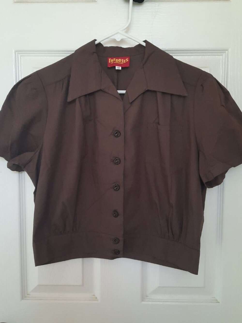 Freddies of Pinewood brown button up cropped top - Picture 2 of 2